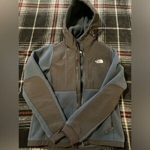 Women’s North Face hoodie